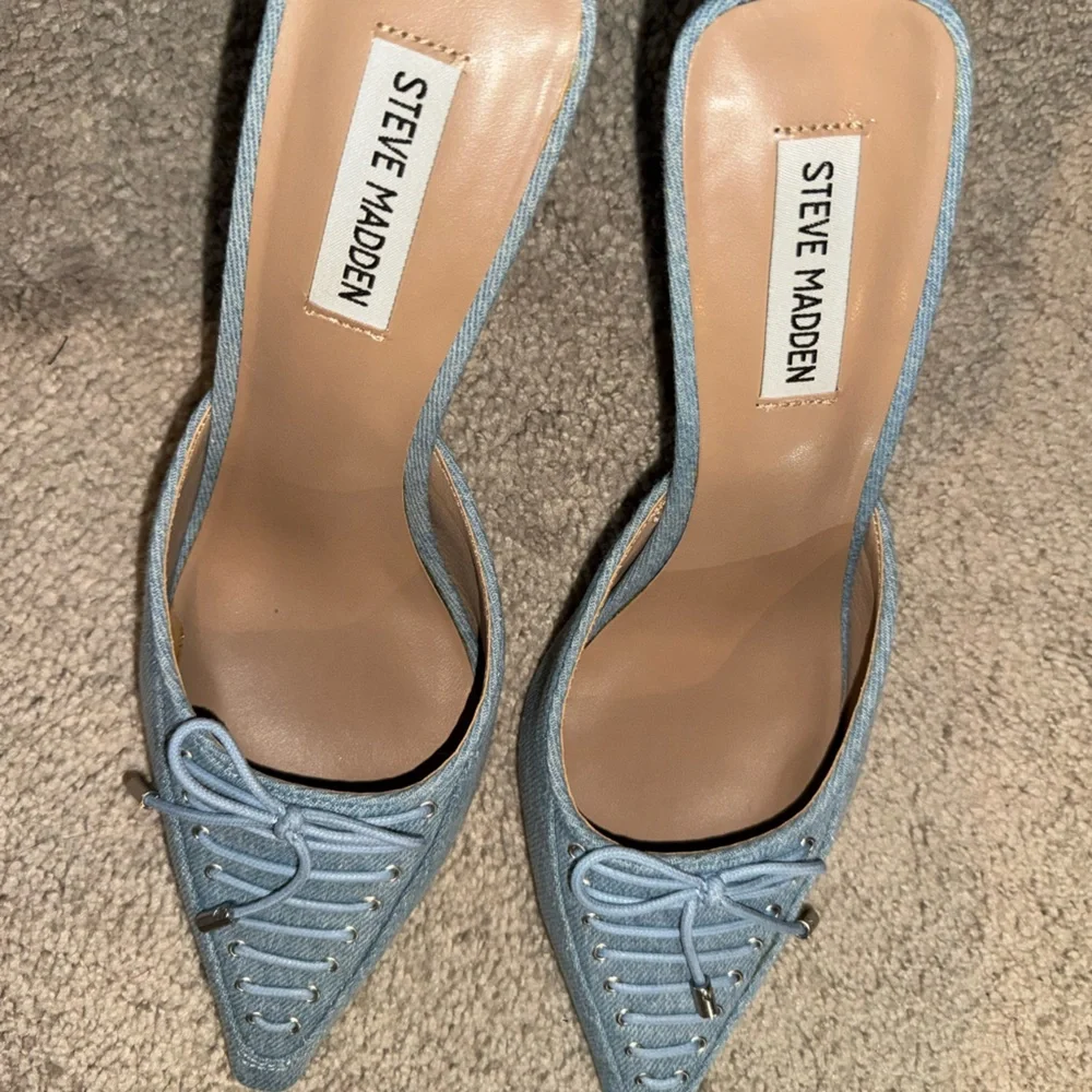 Steve Madden Light Blue Pointed Toe Lace-Up Mules - Picture 2 of 5
